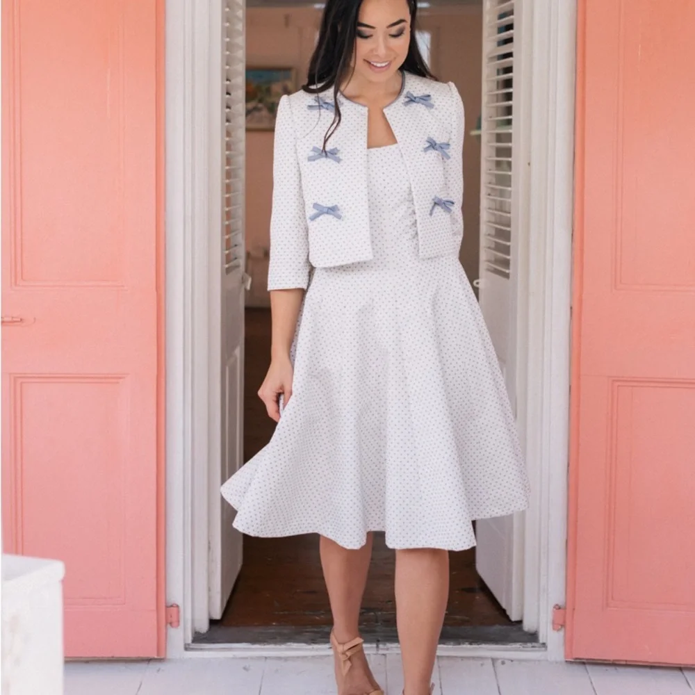 Gal Meets Glam Liliana Set NWT White Dress with Bow Accents Size 4 - Picture 2 of 3